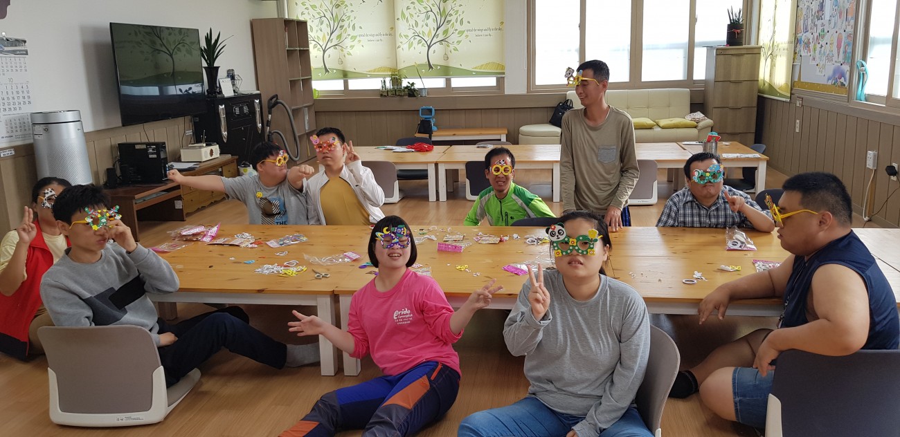 주간보호센터 패션안경 완성품
