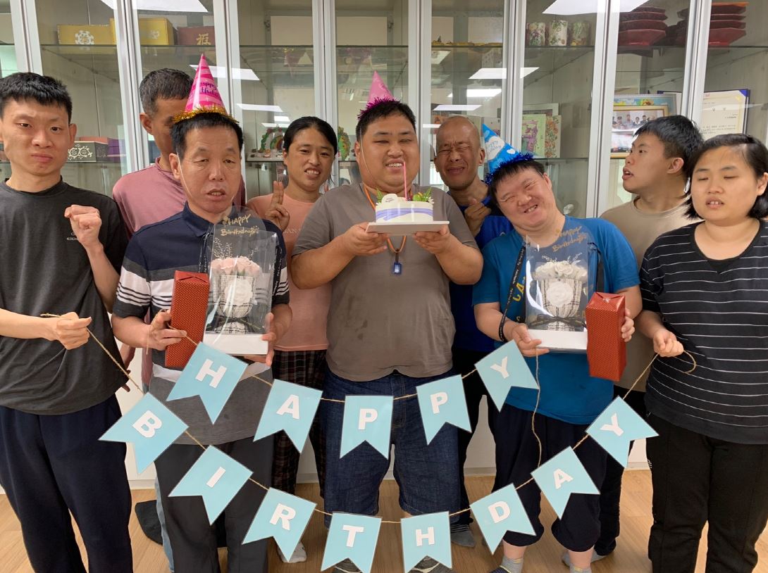 2024년 주간보호센터 2분기 생일파티 실시