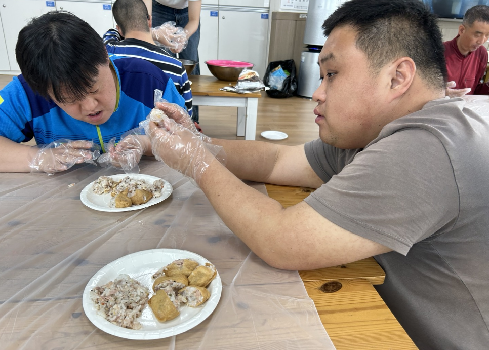 유부초밥 만들기 및 시식