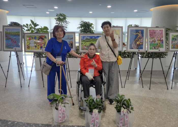 장애인사생대회 시상식 참가