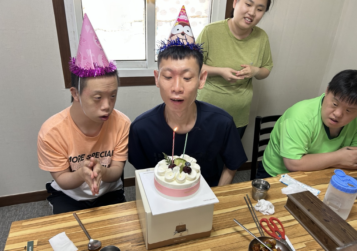 생일 축하 및 중식 등