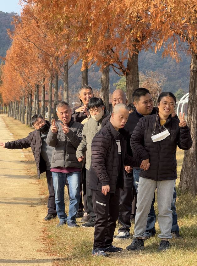 고향의강 산책 및 도자기 그릇 만들기 체험